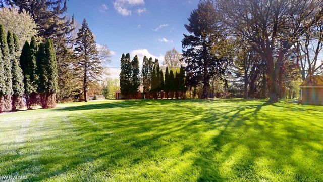 1331 Fieldway Drive, Bloomfield Hills, MI 48302
