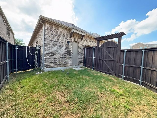 302 Julia Lane, Euless, TX 76040