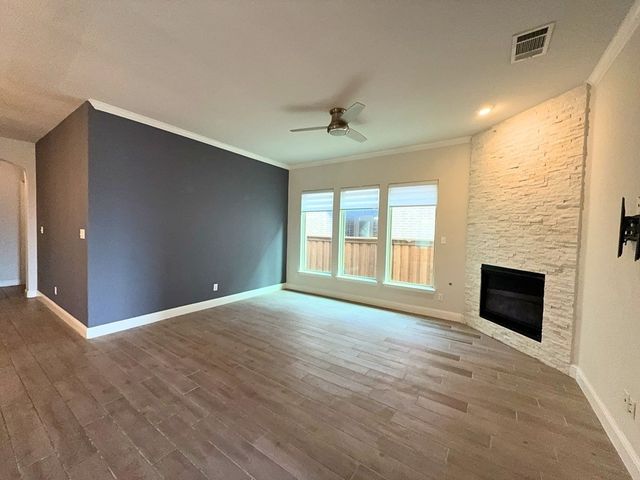302 Julia Lane, Euless, TX 76040