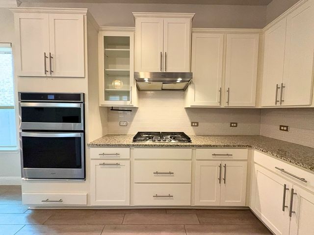 302 Julia Lane, Euless, TX 76040