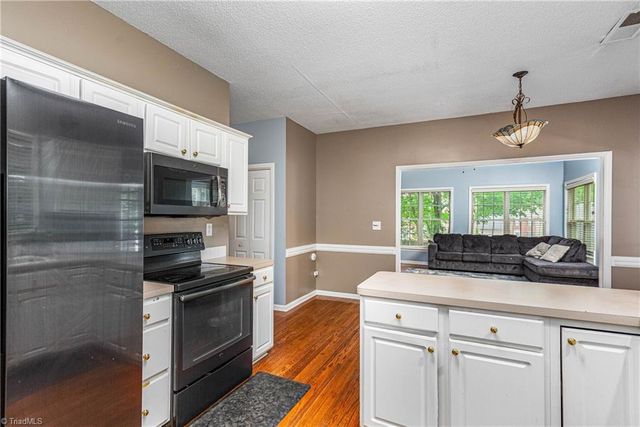 1515 Klompen Road, Kernersville, NC 27284