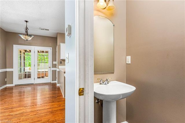 1515 Klompen Road, Kernersville, NC 27284