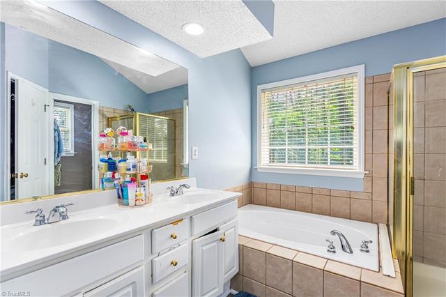 1515 Klompen Road, Kernersville, NC 27284