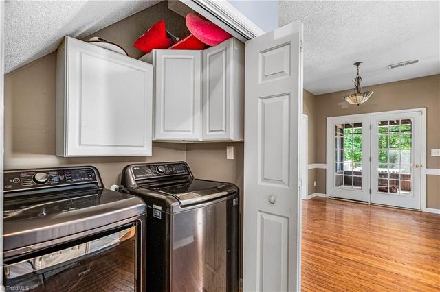 1515 Klompen Road, Kernersville, NC 27284