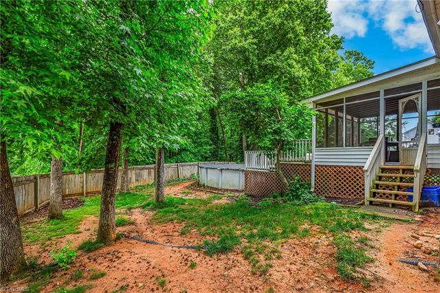 1515 Klompen Road, Kernersville, NC 27284