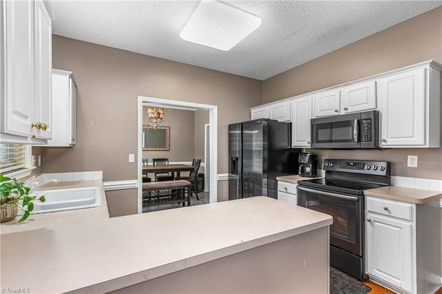 1515 Klompen Road, Kernersville, NC 27284