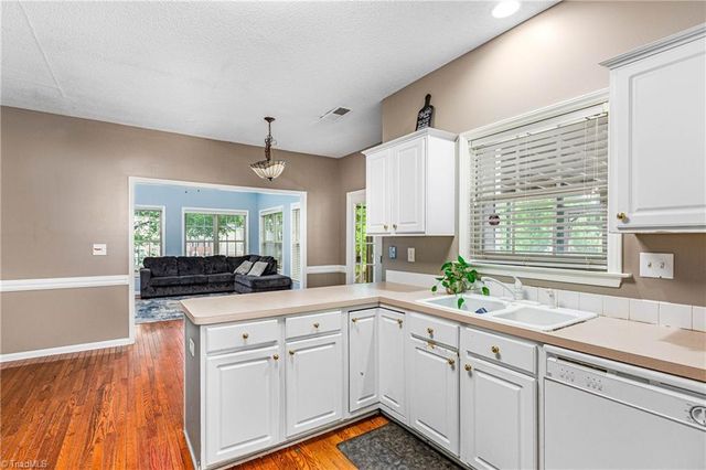 1515 Klompen Road, Kernersville, NC 27284