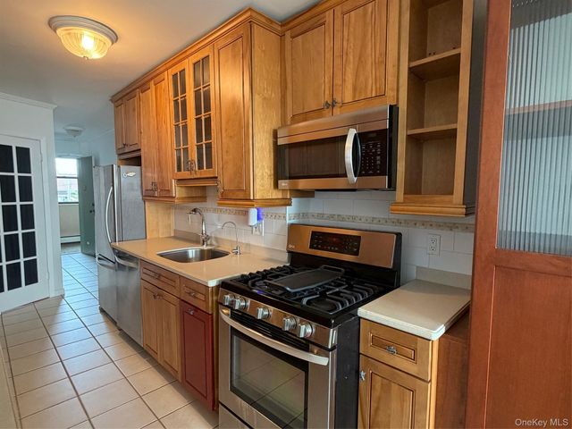 830 Shore Road 3Q, Long Beach, NY 11561