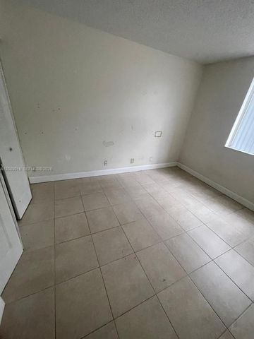 10773 Cleary Boulevard 103, Plantation, FL 33324