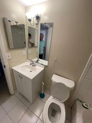 10773 Cleary Boulevard 103, Plantation, FL 33324