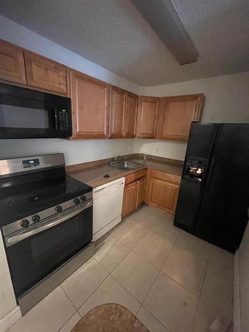10773 Cleary Boulevard 103, Plantation, FL 33324