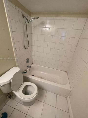 10773 Cleary Boulevard 103, Plantation, FL 33324