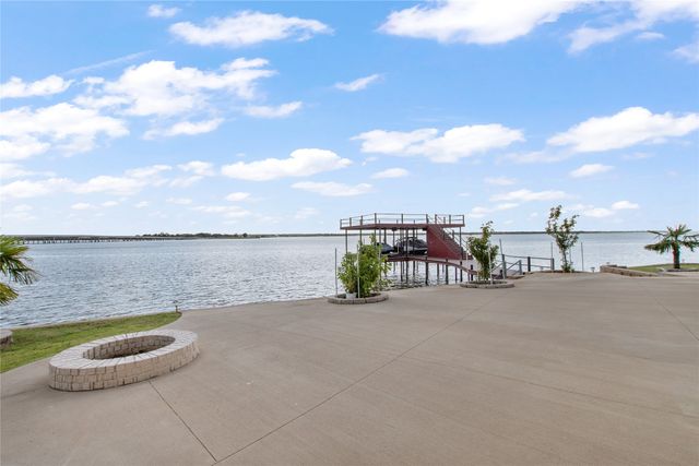 241 Loon Bay Drive, Gun Barrel City, TX 75156