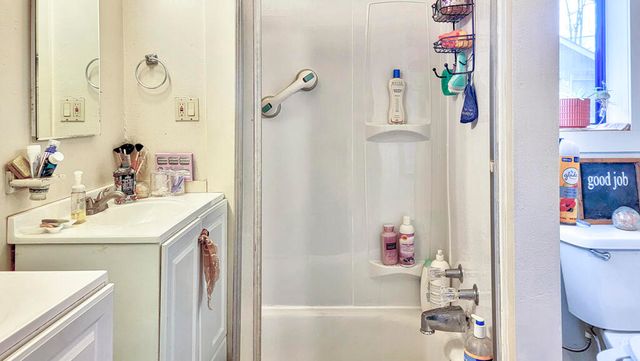 903 W 11th Street, Medford, OR 97501