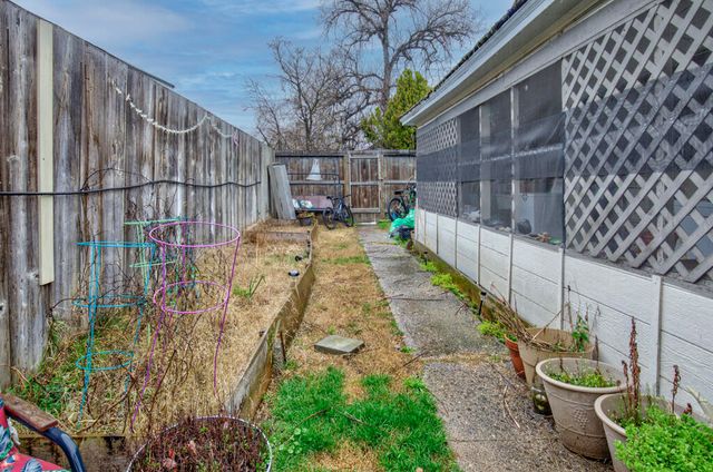 903 W 11th Street, Medford, OR 97501