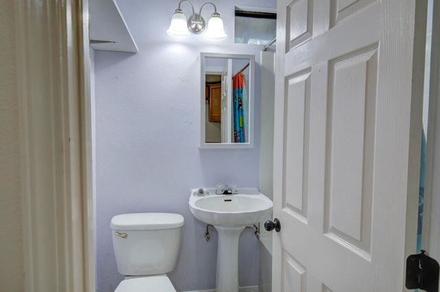 903 W 11th Street, Medford, OR 97501