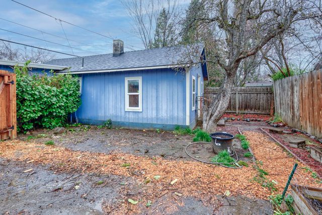 903 W 11th Street, Medford, OR 97501