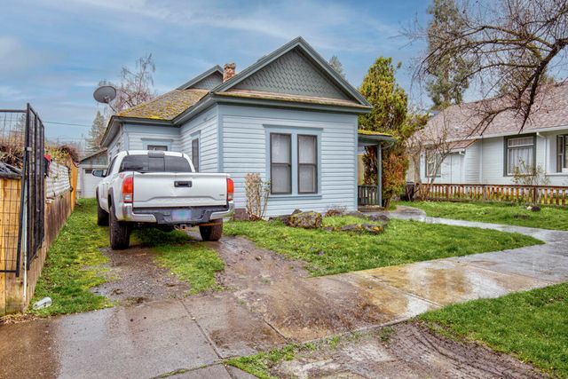 903 W 11th Street, Medford, OR 97501