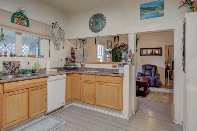 903 W 11th Street, Medford, OR 97501