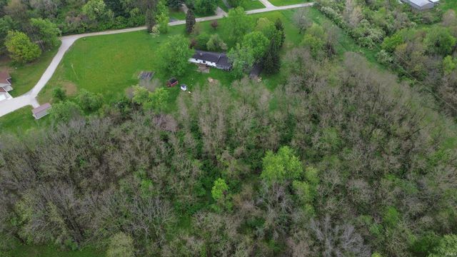 2013 E Wallace Road, Kendallville, IN 46755