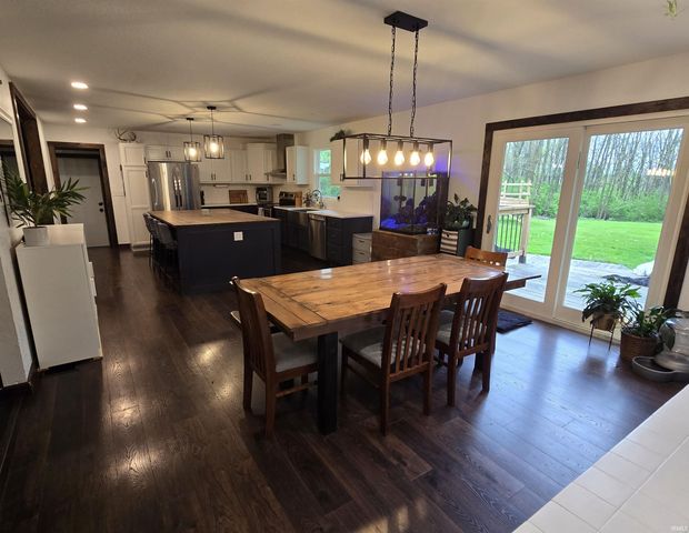 2013 E Wallace Road, Kendallville, IN 46755