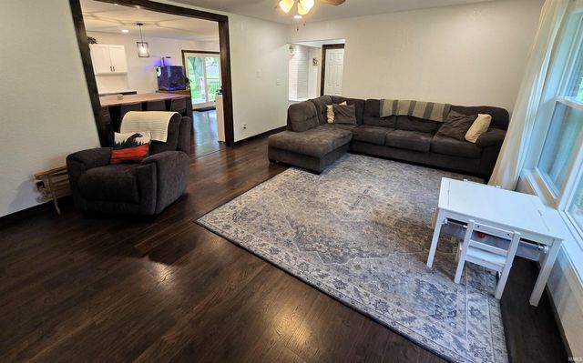 2013 E Wallace Road, Kendallville, IN 46755