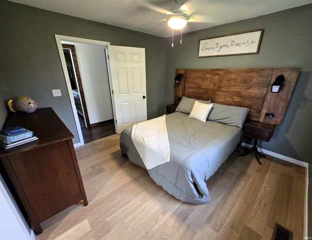 2013 E Wallace Road, Kendallville, IN 46755