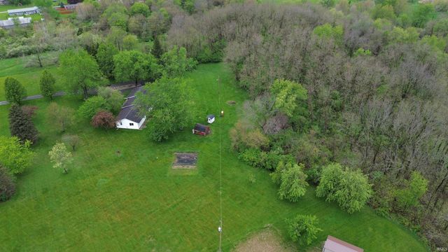 2013 E Wallace Road, Kendallville, IN 46755