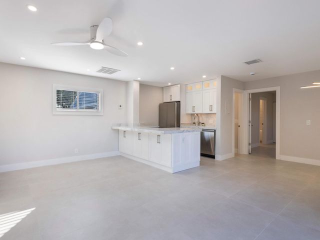 7 Crossings Circle, Boynton Beach, FL 33435