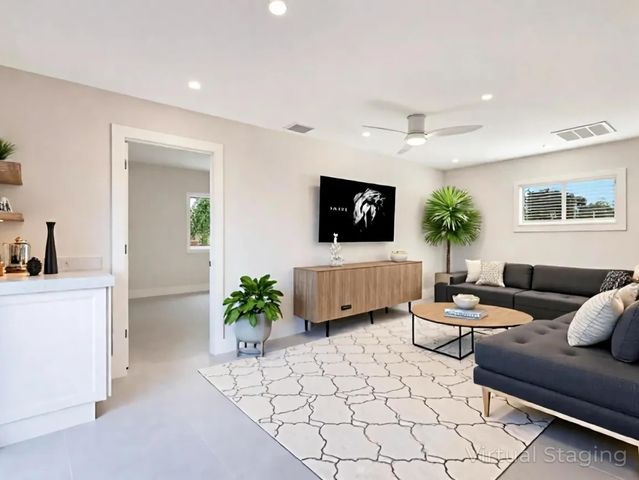 7 Crossings Circle, Boynton Beach, FL 33435