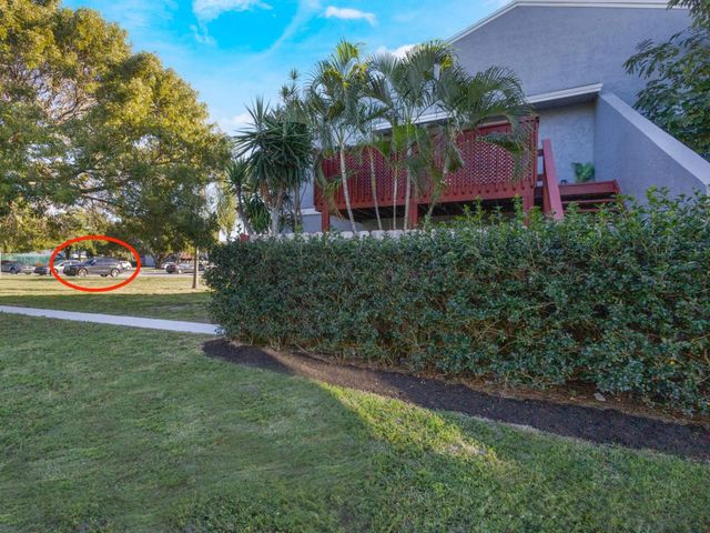 7 Crossings Circle, Boynton Beach, FL 33435
