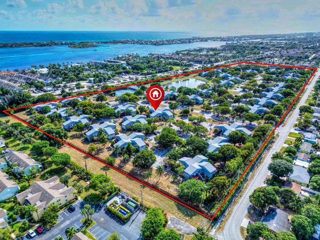 7 Crossings Circle, Boynton Beach, FL 33435