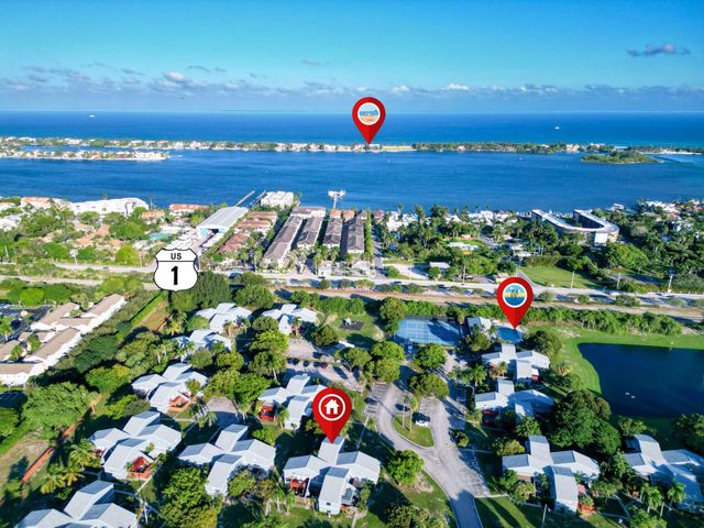 7 Crossings Circle, Boynton Beach, FL 33435