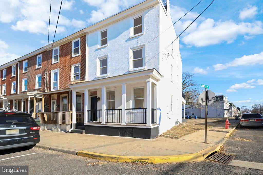 525 YORK ST, Burlington, NJ 08016