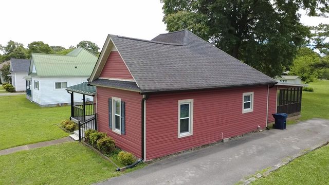108 W 10th Street, Chickamauga, GA 30707