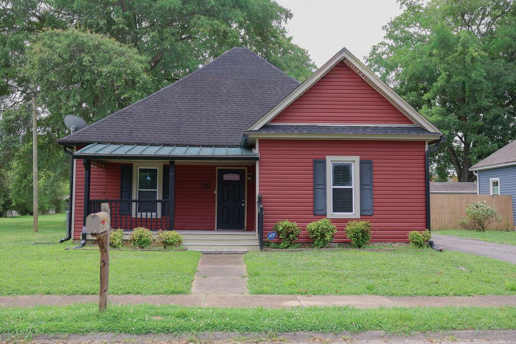 108 W 10th Street, Chickamauga, GA 30707