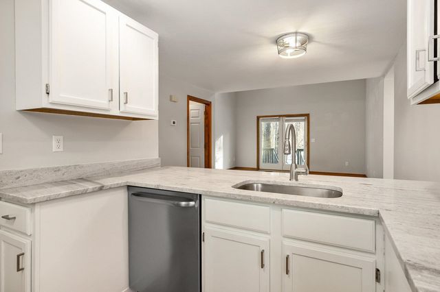 3 Montrose Drive, Stratham, NH 03885