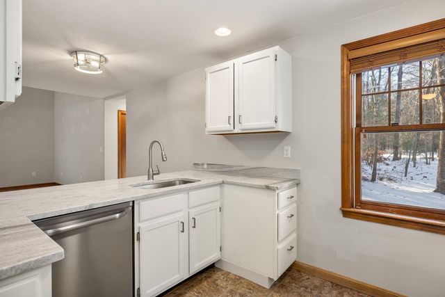 3 Montrose Drive, Stratham, NH 03885