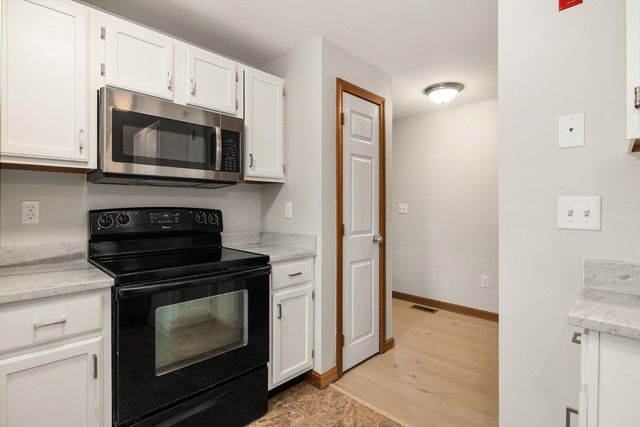 3 Montrose Drive, Stratham, NH 03885