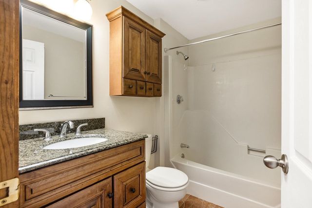 3 Montrose Drive, Stratham, NH 03885