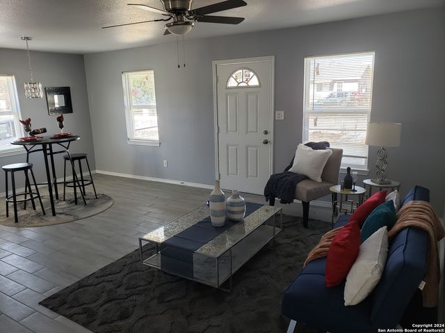 314 W PETALUMA BLVD, San Antonio, TX 78221