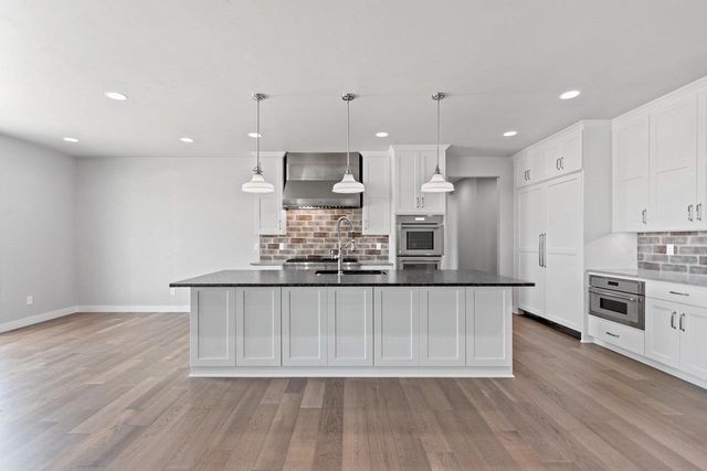 167 FOX SHORES DRIVE, De Pere, WI 54115