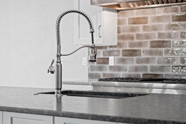 167 FOX SHORES DRIVE, De Pere, WI 54115