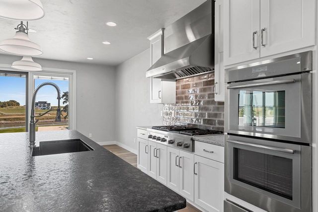 167 FOX SHORES DRIVE, De Pere, WI 54115