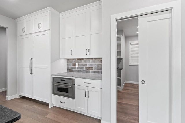 167 FOX SHORES DRIVE, De Pere, WI 54115