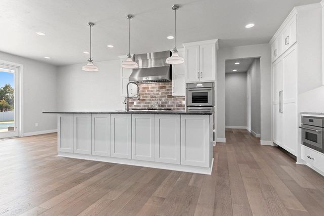 167 FOX SHORES DRIVE, De Pere, WI 54115