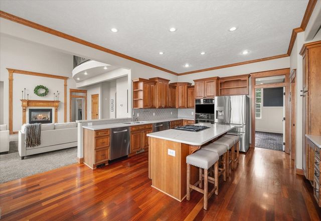 6808 S Jackson Ridge Ln, Greenacres, WA 99016