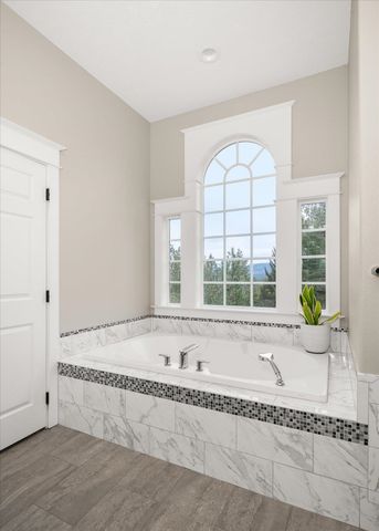 6808 S Jackson Ridge Ln, Greenacres, WA 99016