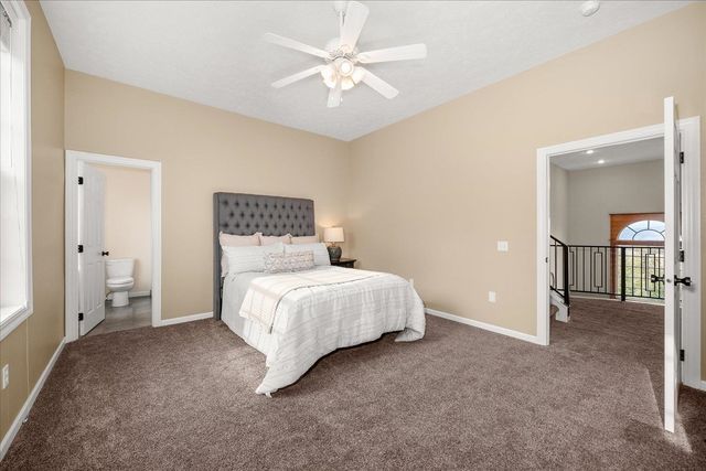 6808 S Jackson Ridge Ln, Greenacres, WA 99016