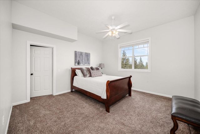 6808 S Jackson Ridge Ln, Greenacres, WA 99016